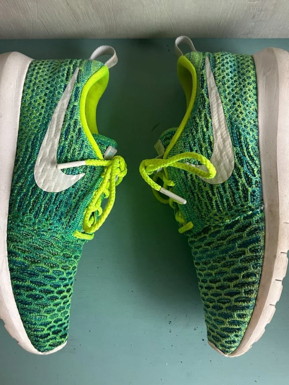 Nike womens roshe